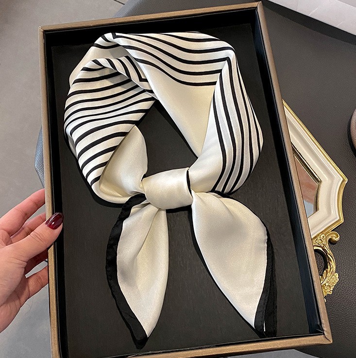 Lüks Moda Baskı 70*70 cm Ipek  - Ribbon Wired Satin incelemesi ve fiyatı